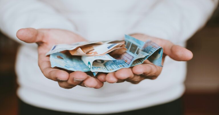 How to Save Money: The Ultimate Guide to Living the Dream (Without Going Broke)